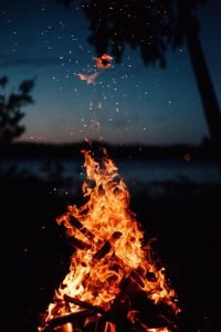 falò spiaggia, fuoco in spiaggia, falò ferragosto